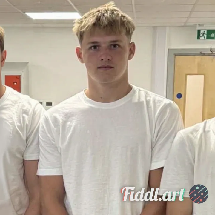 cumshaw on this bloke 